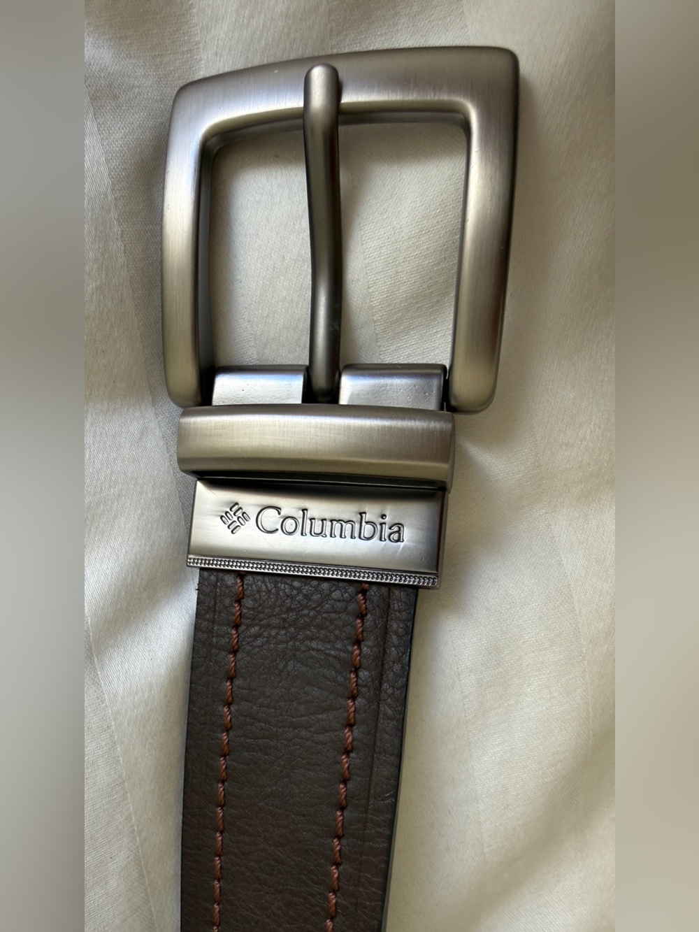Columbia Sportswear Reversible Black/ Brown Faux Leather Belt Sz XL Men or Women